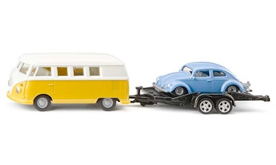 VW T1 mit Anhänger und VW Käfer